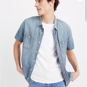 NWT Madewell Men’s Chambray Short Sleeve Perfect Shirt in Winterdale Wash Large